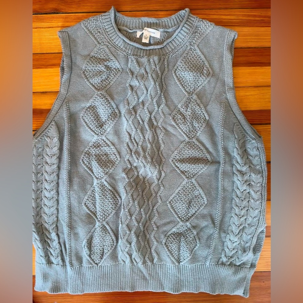 Green oversized sweater vest